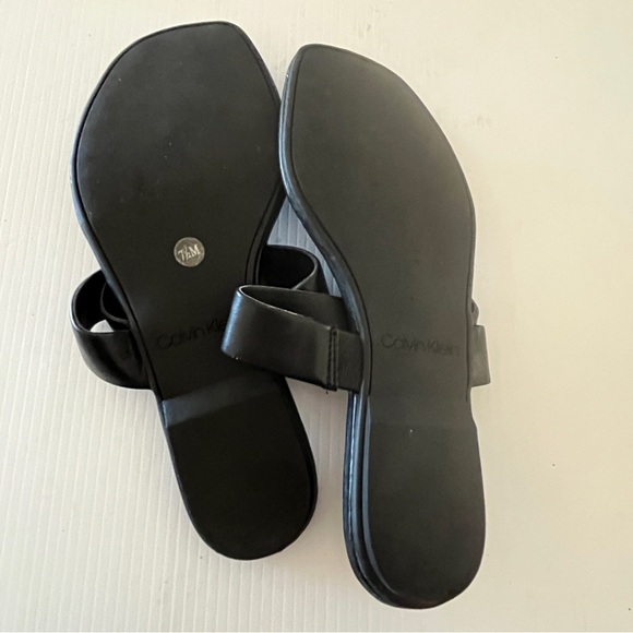 Calvin Klein Saurin Black Asymmetrical Open Toe CK Logo Plate Sandal 7.5 - Picture 10 of 12